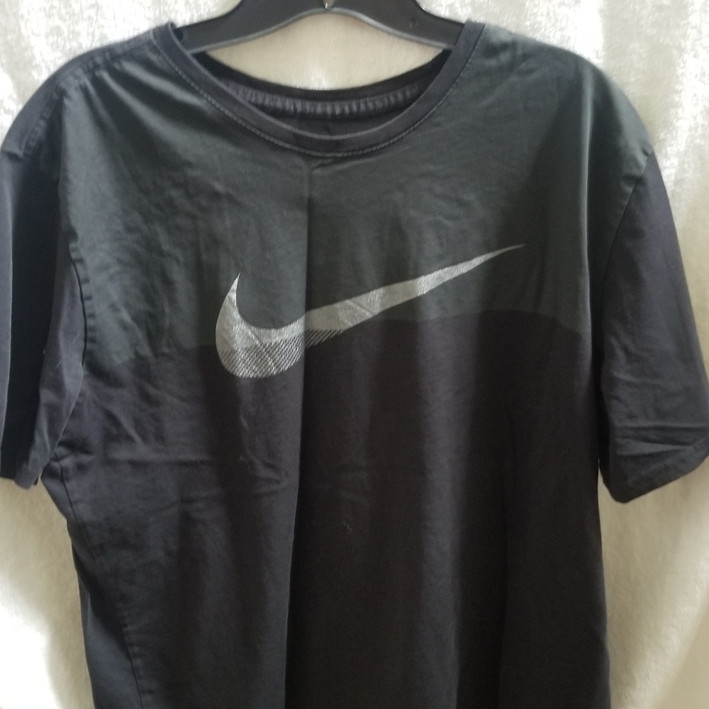 Mens Nike t-shirt